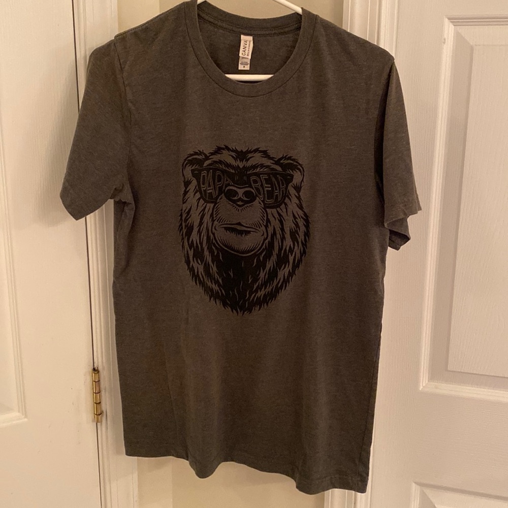 Heather green “papa bear” t shirt size medium